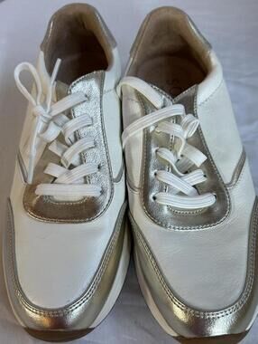 Women's Soul Naturalizer Jackson White & Gold Metallic Sneakers - Size 8.5